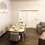 Large Vacation In The Old Town *