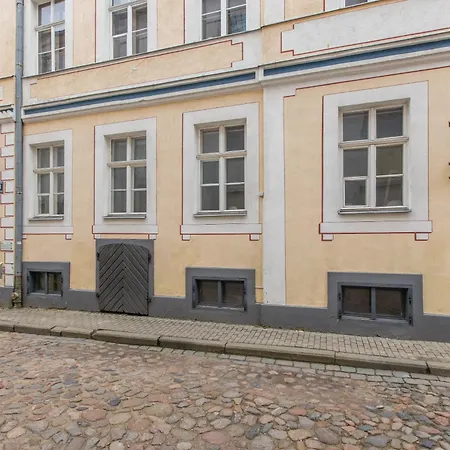 Large Vacation In The Old Town Апартаменты Рига