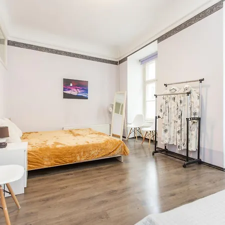 Large Vacation In The Old Town