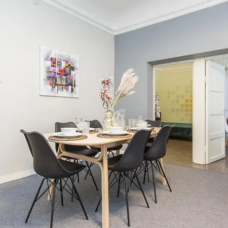 Large Vacation In The Old Town *