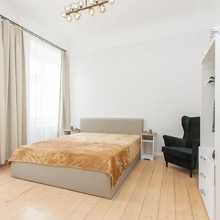 Large Vacation In The Old Town