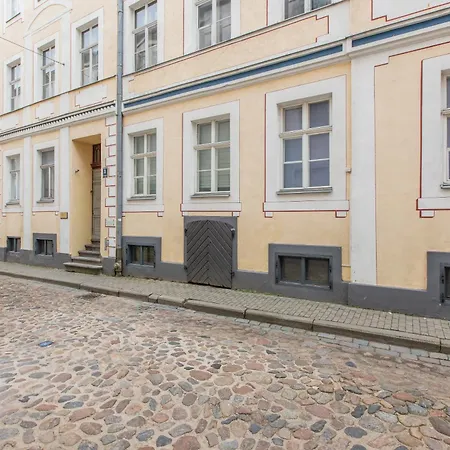 Large Vacation In The Old Town