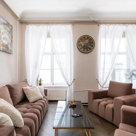 Apartman Large Vacation In The Old Town *