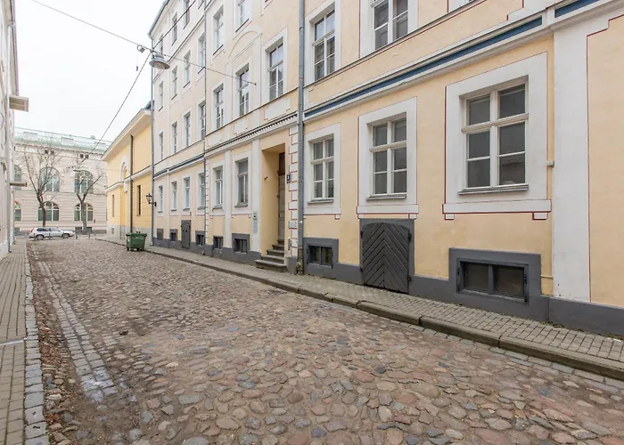 Large Vacation In The Old Town