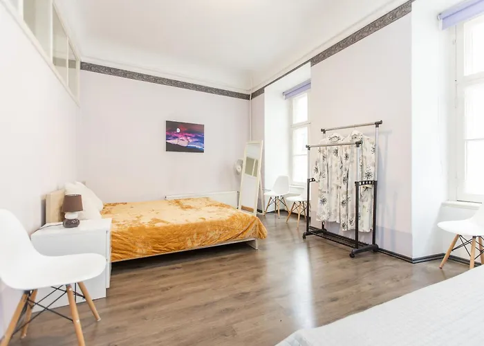 Large Vacation In The Old Town