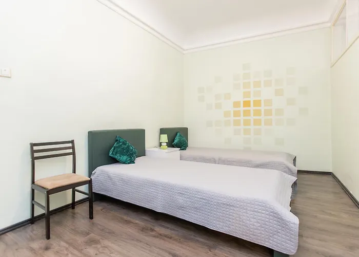 Large Vacation In The Old Town Apartment *