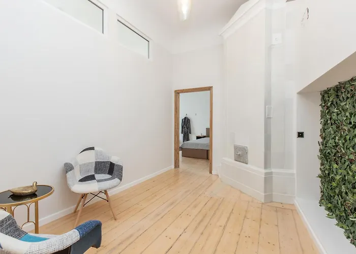 Large Vacation In The Old Town Apartment