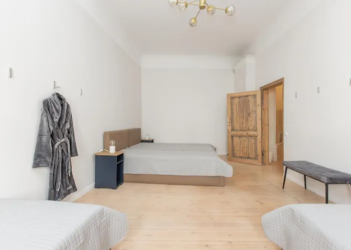 Large Vacation In The Old Town Apartment *