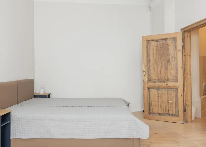 Large Vacation In The Old Town Apartment