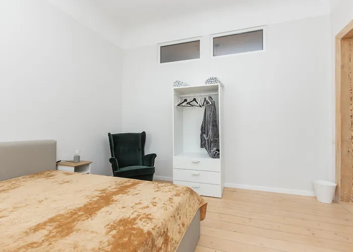 Large Vacation In The Old Town Apartment *