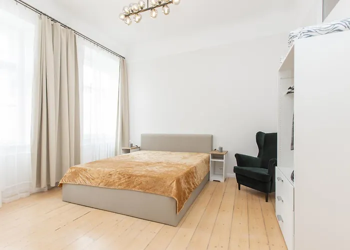 Large Vacation In The Old Town