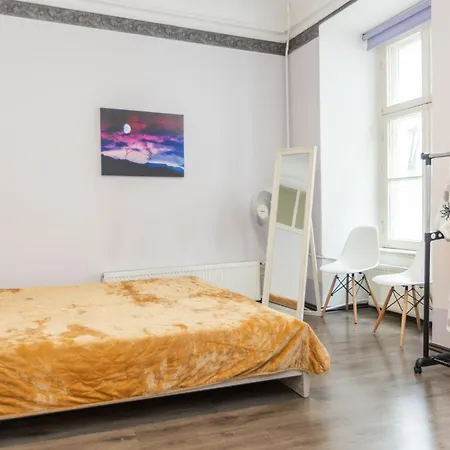 Large Vacation In The Old Town