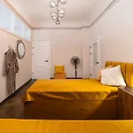 Large Vacation In The Old Town Apartment
