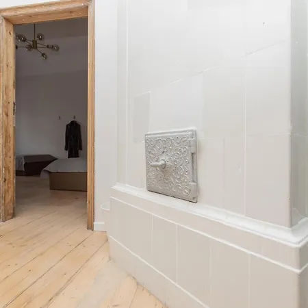 Large Vacation In The Old Town דירה