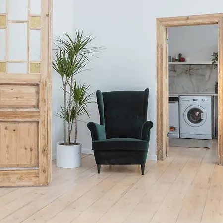 Large Vacation In The Old Town דירה